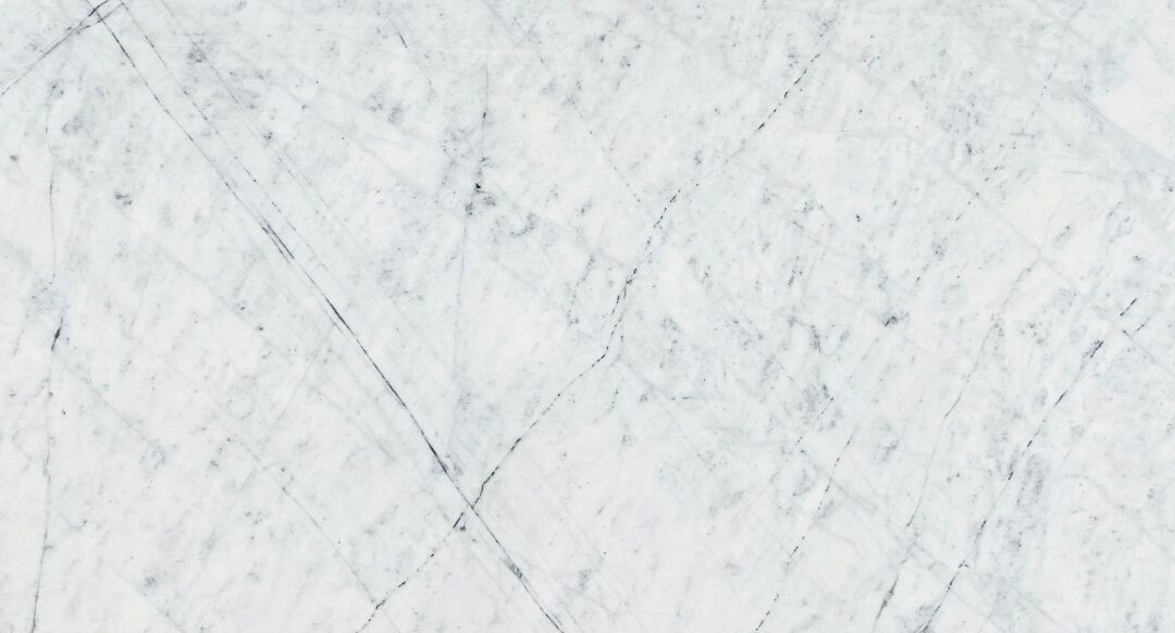 Alpinus white Leather